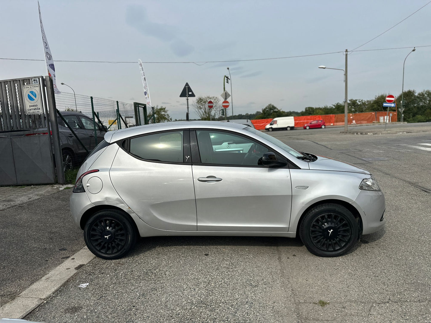 π LANCIA Ypsilon 1.2 69CV 5P Solo 54.592 km β Torino