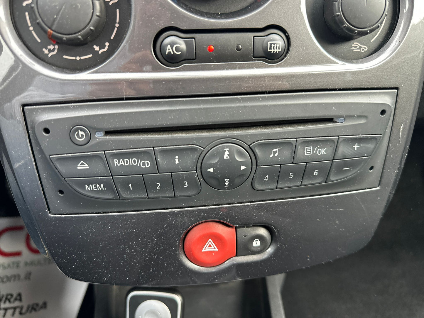 Renault Clio 1.2 16V SporTour Live! – Luglio 2011 – €2.990