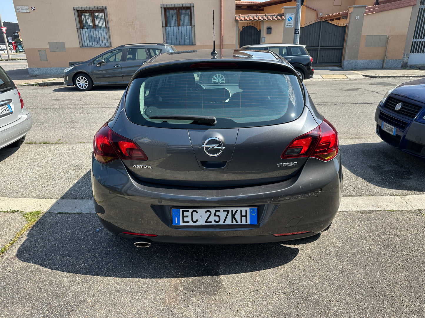 OPEL Astra 1.6 Turbo 180CV Cosmo S – 2010 –