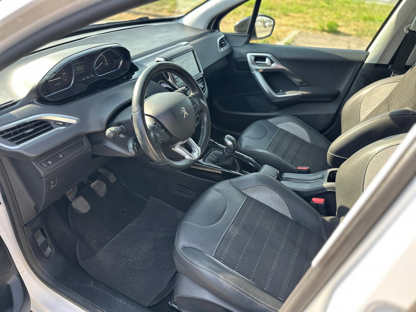 PEUGEOT 2008 1.2 PURETECH TURBO 110 S&S BLACK MATT – ELEGANZA, TECNOLOGIA E GUIDA DINAMICA