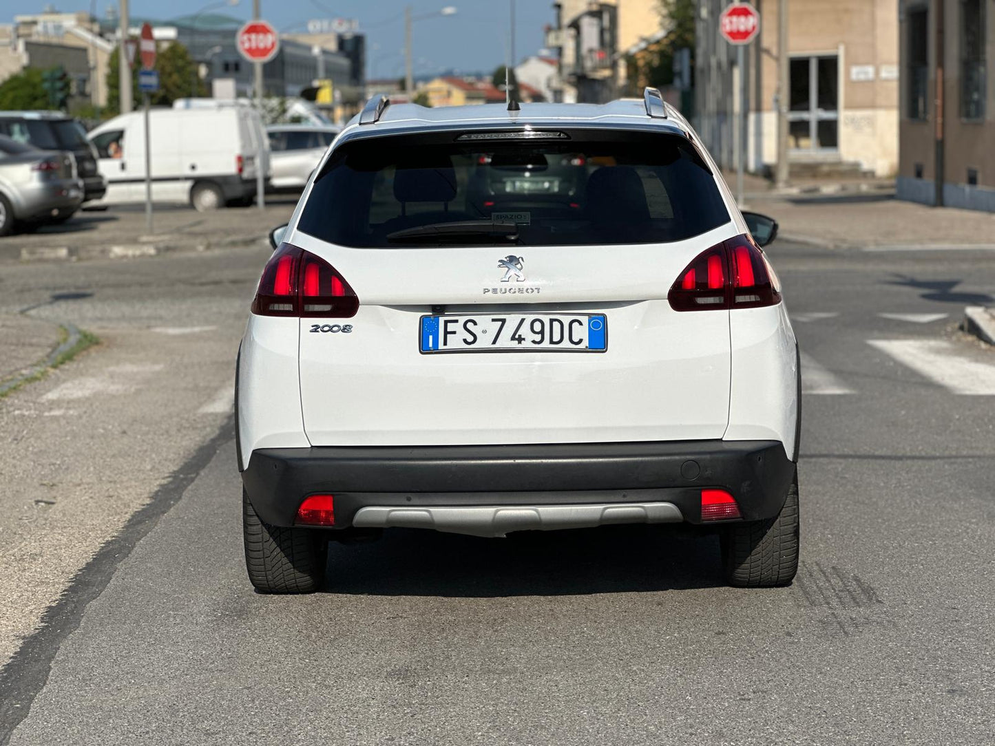 PEUGEOT 2008 1.2 PURETECH TURBO 110 S&S BLACK MATT – ELEGANZA, TECNOLOGIA E GUIDA DINAMICA