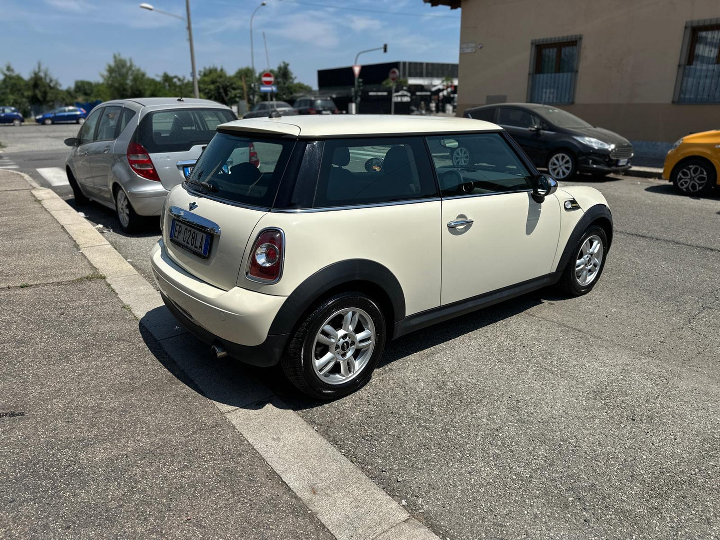 MINI ONE 1.6 16V – STILE ICONICO E GUIDA DIVERTENTE