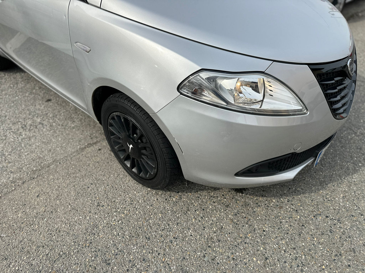 π LANCIA Ypsilon 1.2 69CV 5P Solo 54.592 km β Torino