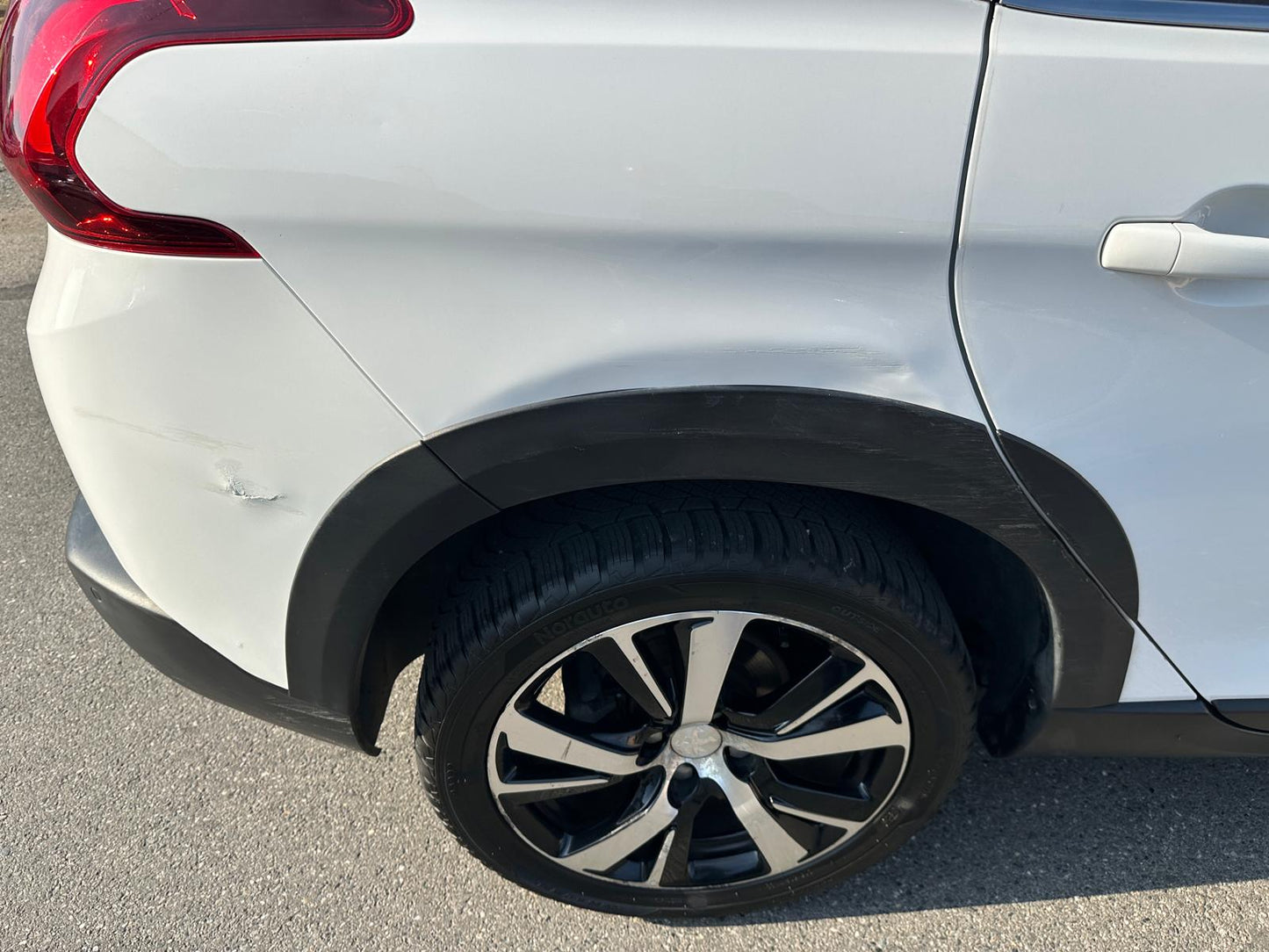 PEUGEOT 2008 1.2 PURETECH TURBO 110 S&S BLACK MATT – ELEGANZA, TECNOLOGIA E GUIDA DINAMICA