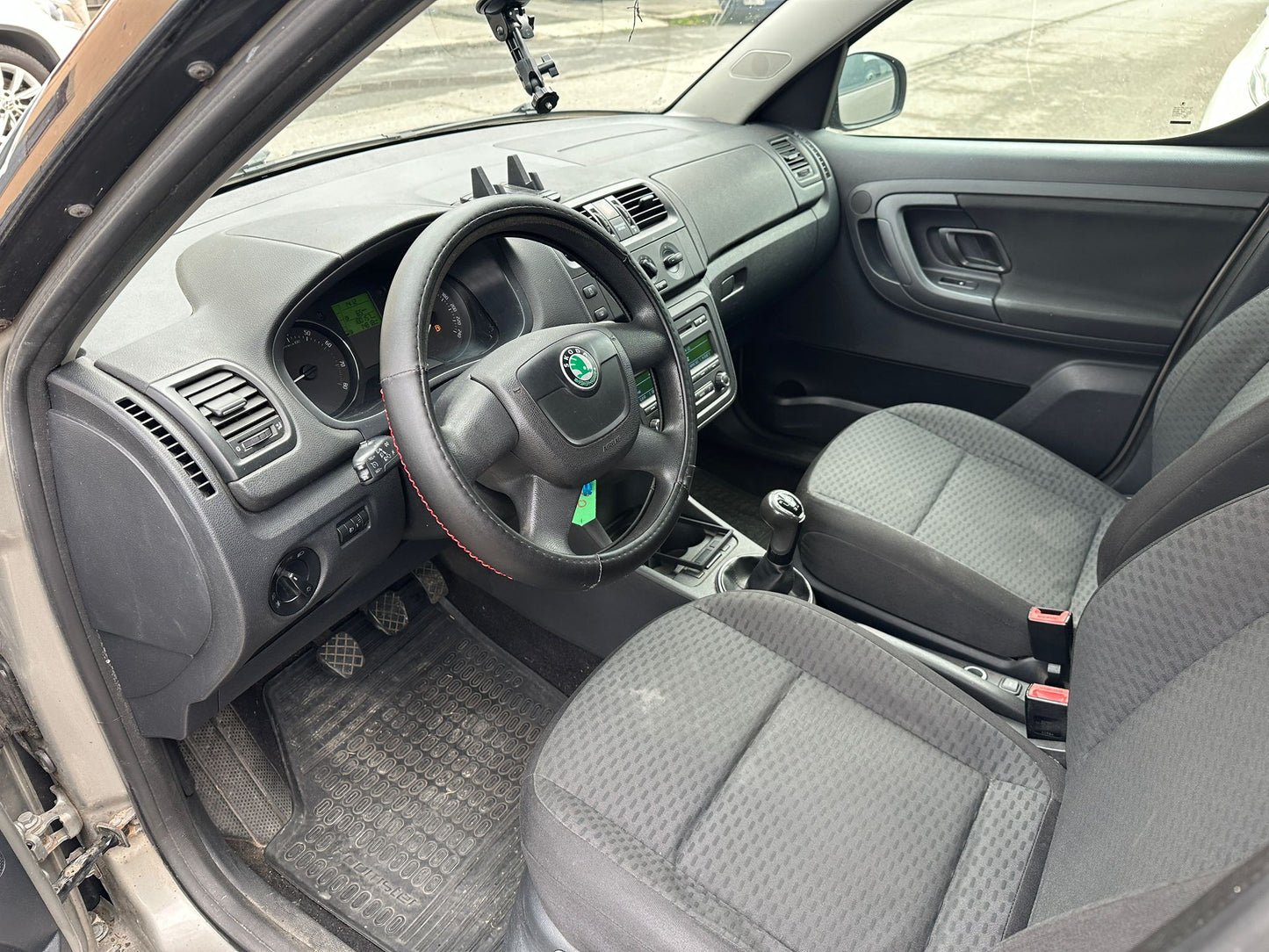 ŠKODA ROOMSTER 1.2 12V 70CV STYLE – SPAZIOSA ED ECONOMICA!