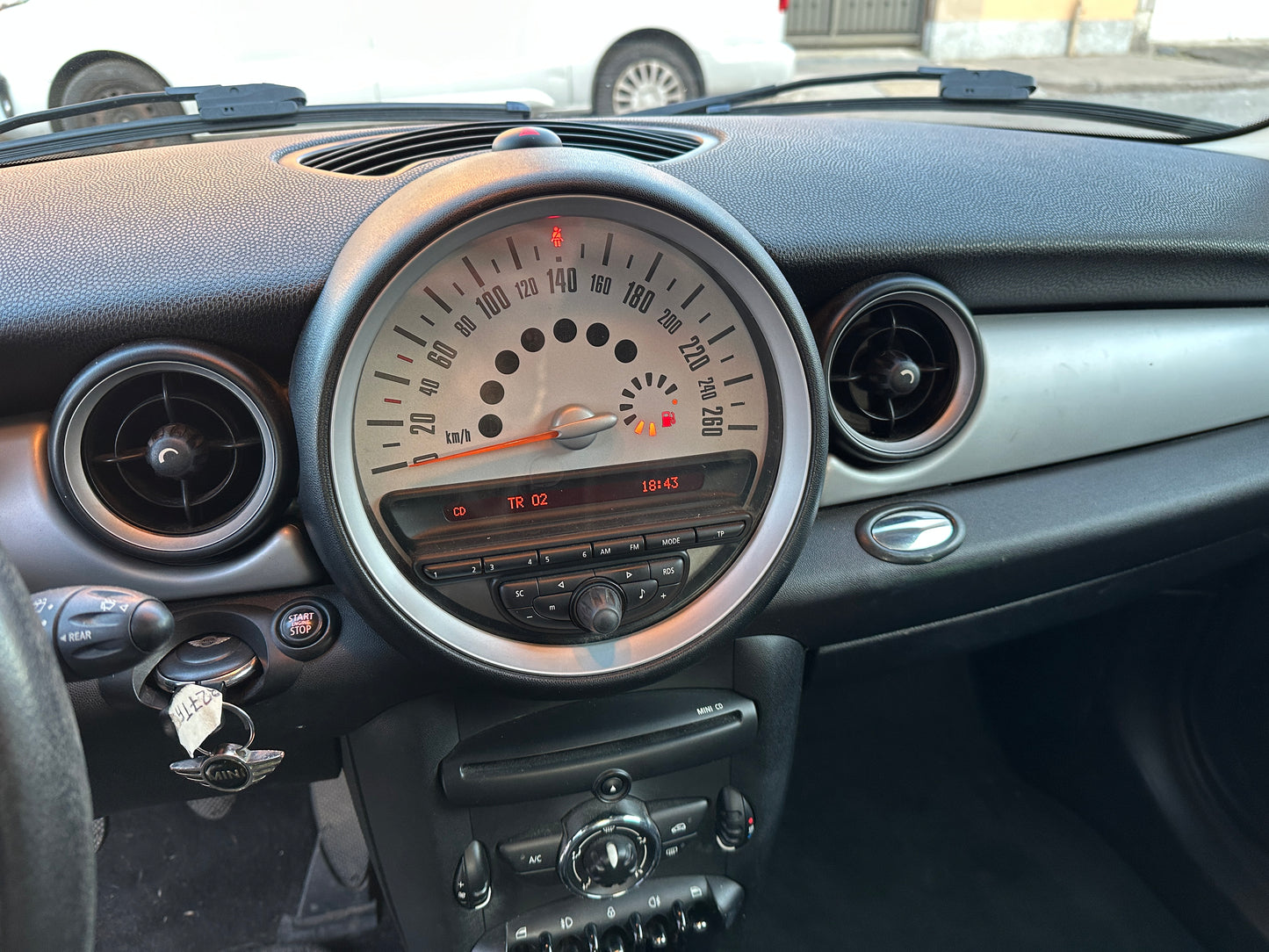 🚗 MINI One 1.6 16V – 2013 🚗