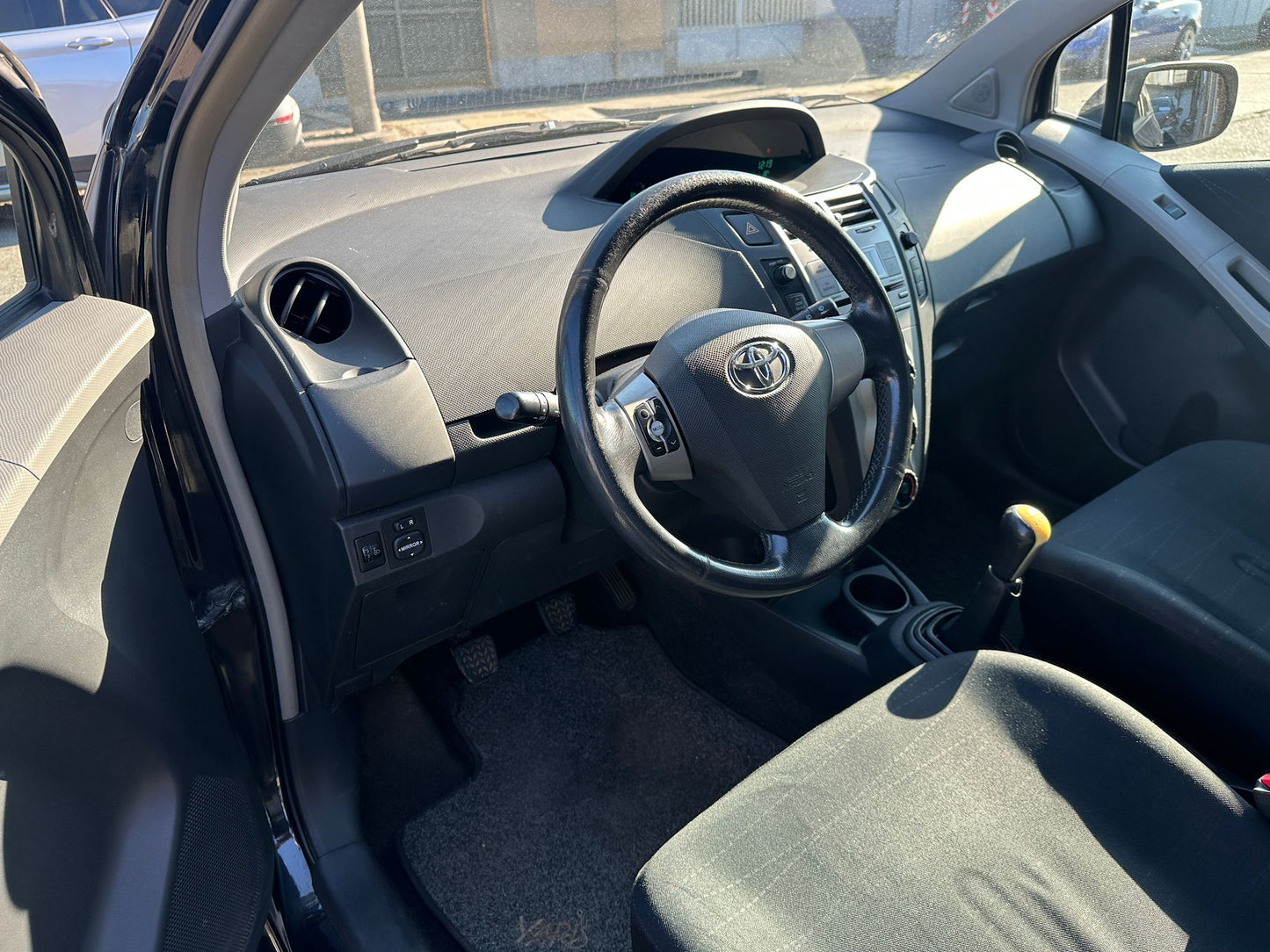 Toyota Yaris 1.0 5P Sol