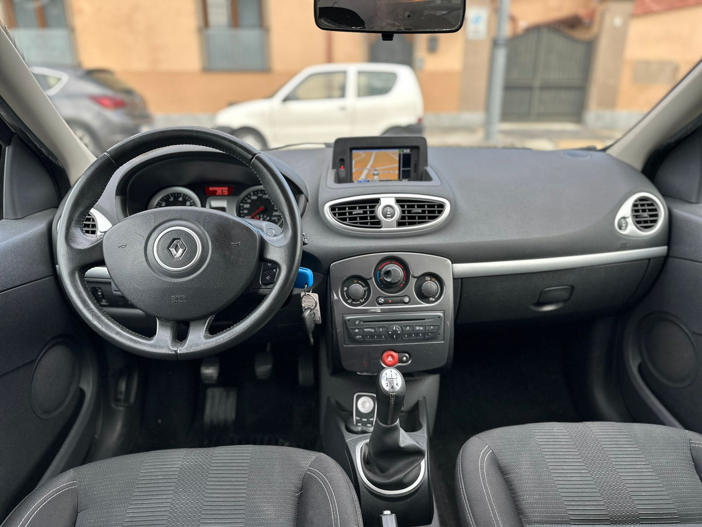 Renault Clio 1.2 16V SporTour Live! – Luglio 2011 – €2.990