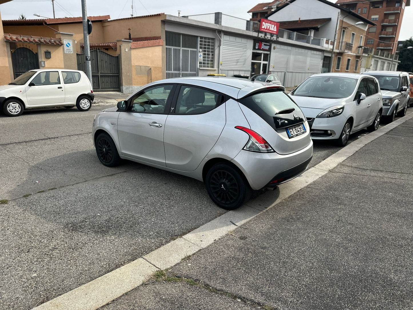 π LANCIA Ypsilon 1.2 69CV 5P Solo 54.592 km β Torino