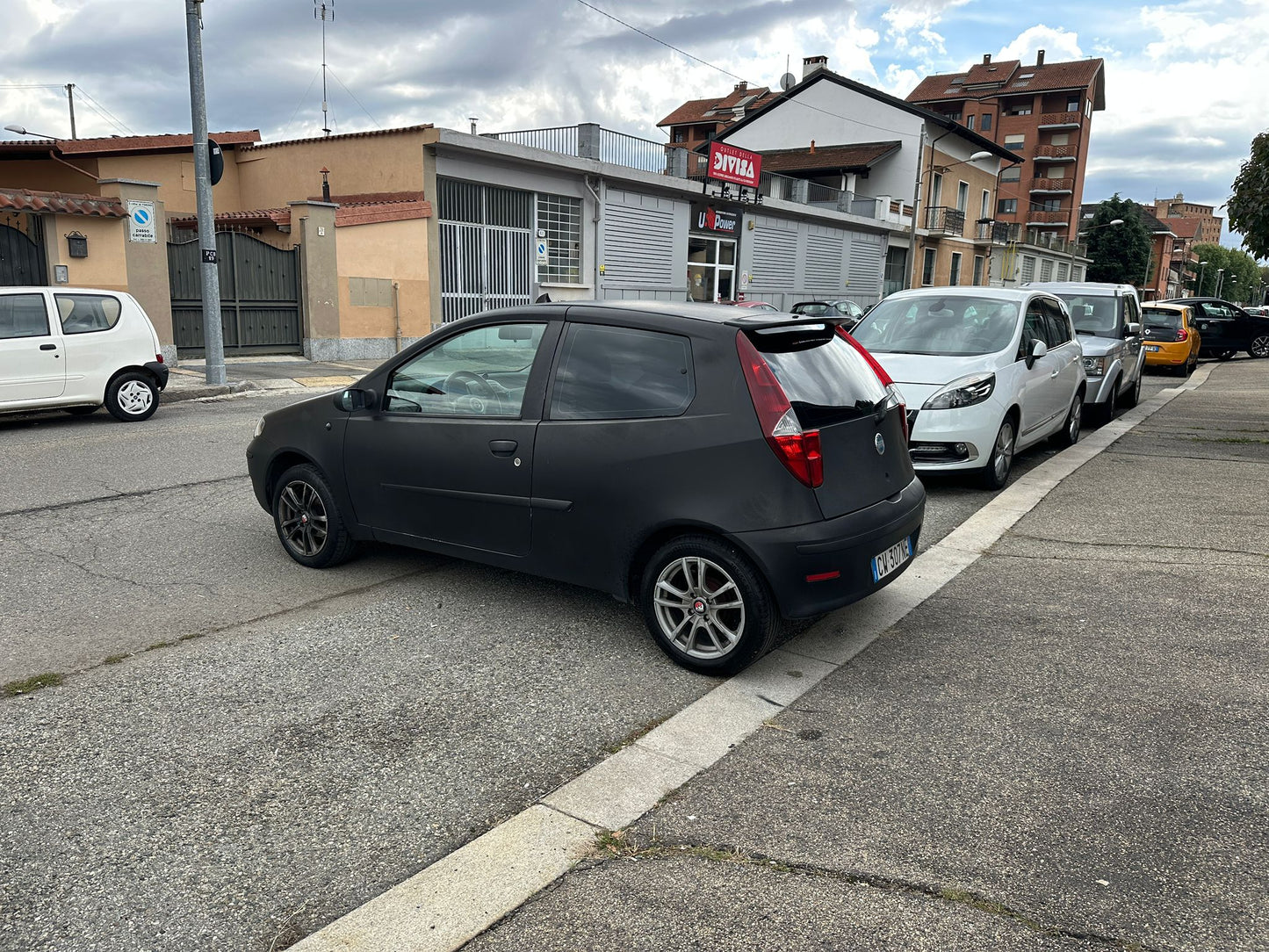 Fiat Punto 1.2 3P Dynamic GPL – Giugno 2005 – €2.700