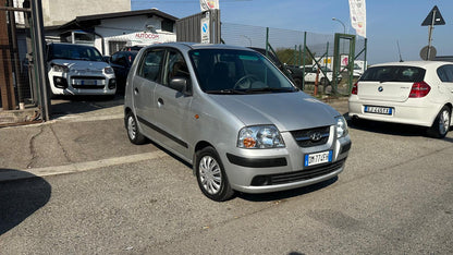Hyundai Atos Prime 1.1 12V Active: vista esterna di tre quarti anteriore