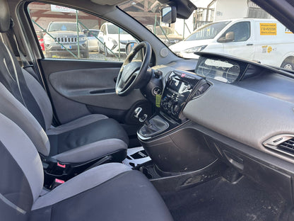 Lancia Ypsilon 1.2 69 CV Silver GPL