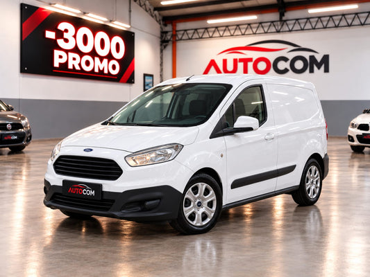 Ford Transit Courier 1.5 TDCi 75 CV Van Trend: vista esterna di tre quarti anteriore