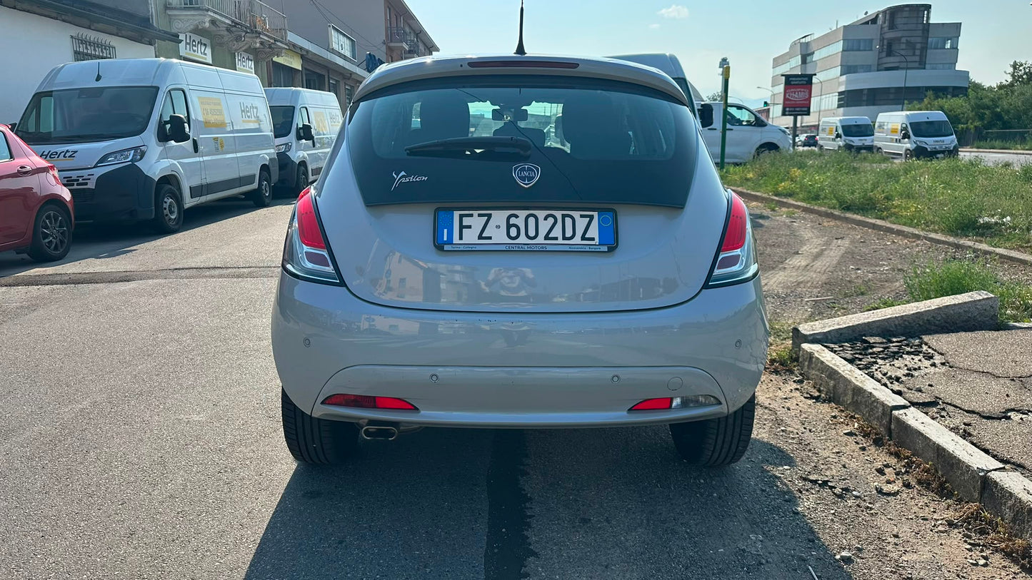 LANCIA YPSILON 1.2 69 CV GPL ECOCHIC GOLD – EURO 6