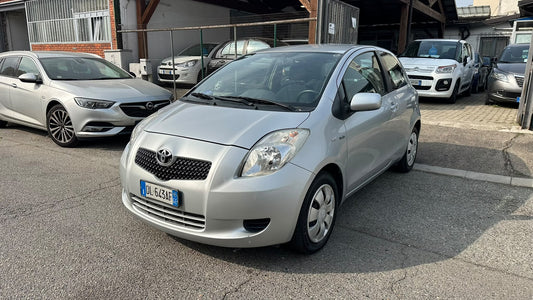 TOYOTA YARIS 1.4 D-4D 90 CV M-MT NAVI – CAMBIO AUTOMATICO