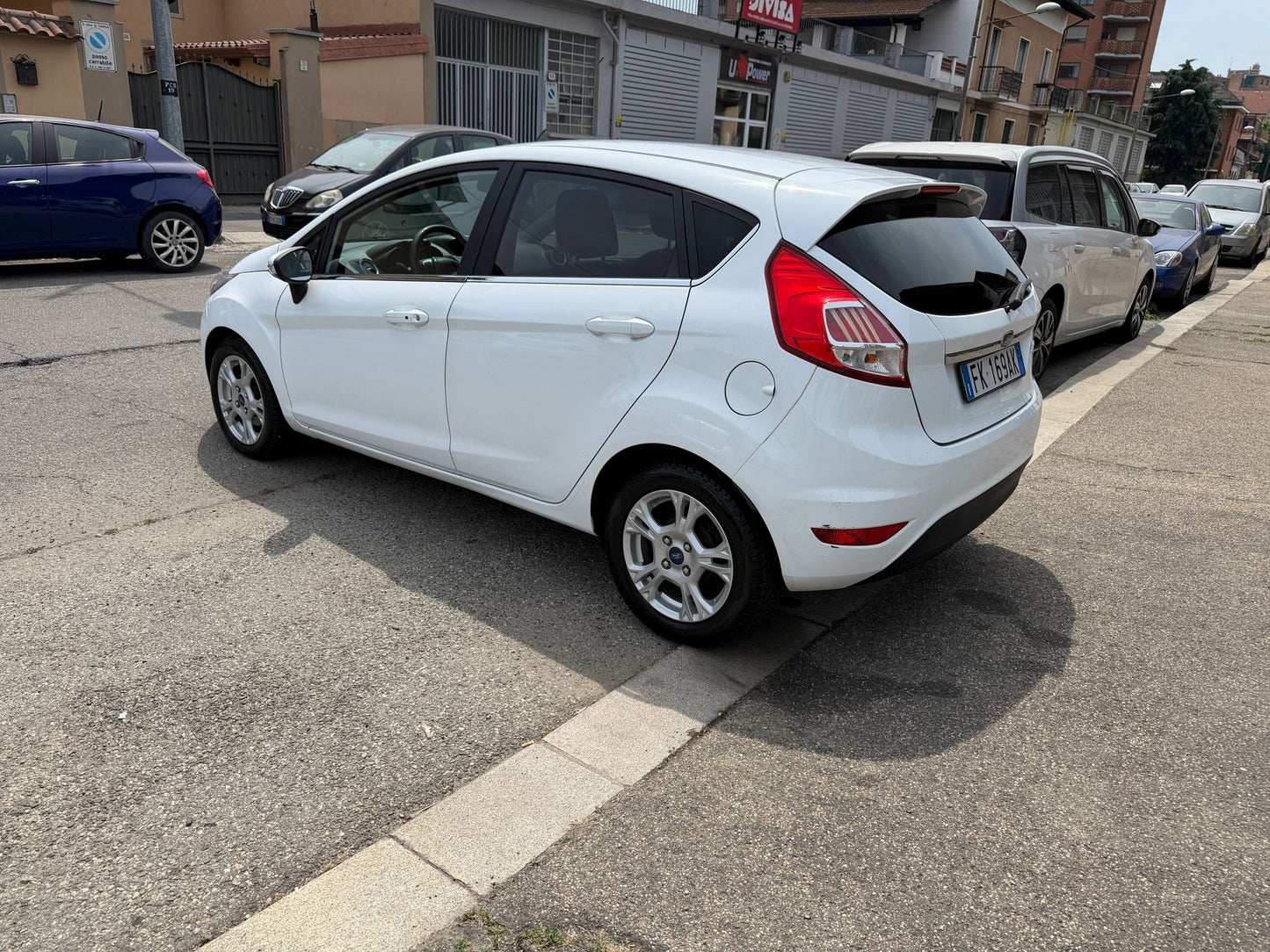 FORD FIESTA 1.4 5 PORTE BENZINA/GPL BLACK & WHITE EDITION