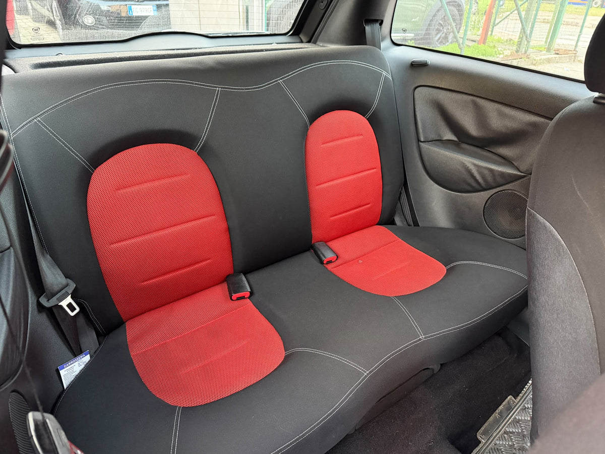 Lancia Ypsilon 1.2 60 CV: sedili e abitacolo posteriori