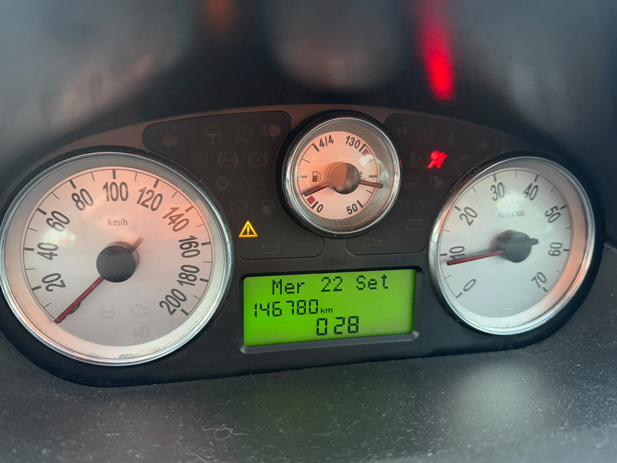 Lancia Ypsilon 1.2 60 CV: quadro strumenti e contachilometri