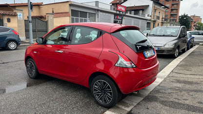 LANCIA YPSILON 1.0 FIREFLY HYBRID ECOCHIC GOLD 69 CV – EURO 6