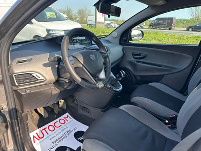 Lancia Ypsilon 1.2 69 CV Silver GPL