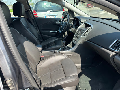OPEL Astra 1.6 Turbo 180CV Cosmo S – 2010 –