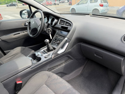 PEUGEOT 3008 2.0 HDi 150 CV BUSINESS