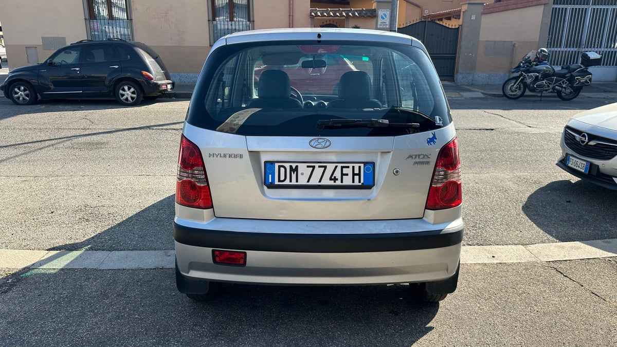 Hyundai Atos Prime 1.1 12V Active: vista posteriore