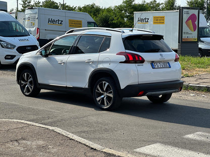 PEUGEOT 2008 1.2 PURETECH TURBO 110 S&S BLACK MATT – ELEGANZA, TECNOLOGIA E GUIDA DINAMICA