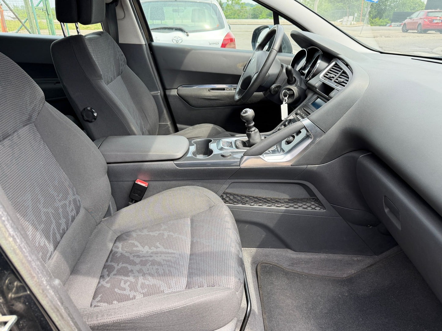 PEUGEOT 3008 2.0 HDi 150 CV BUSINESS