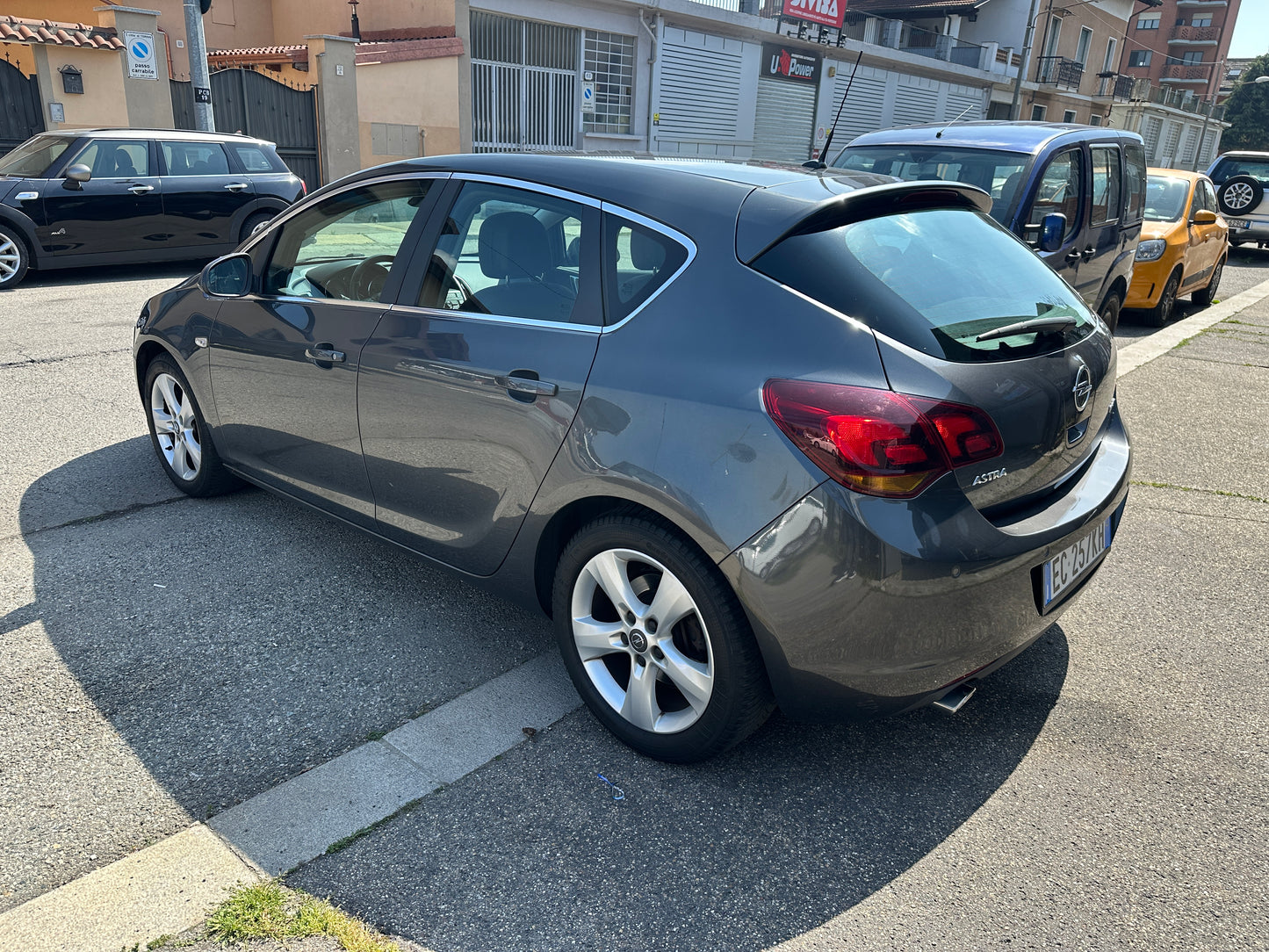 OPEL Astra 1.6 Turbo 180CV Cosmo S – 2010 –