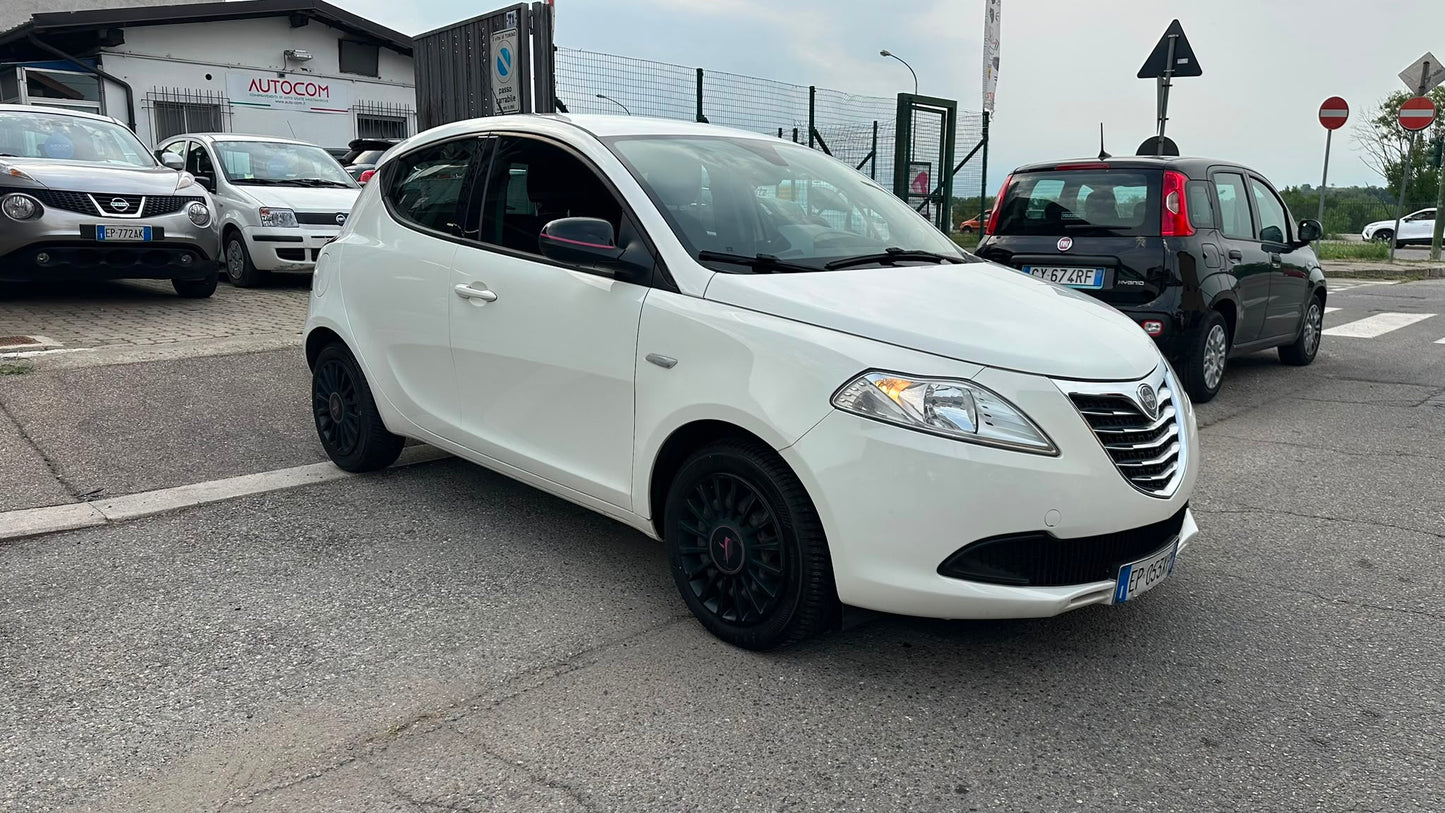 LANCIA YPSILON 1.2 69 CV 5 PORTE PLATINUM