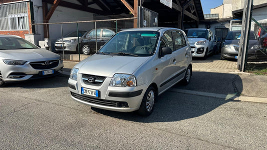 Hyundai Atos Prime 1.1 12V Active: vista esterna di tre quarti anteriore