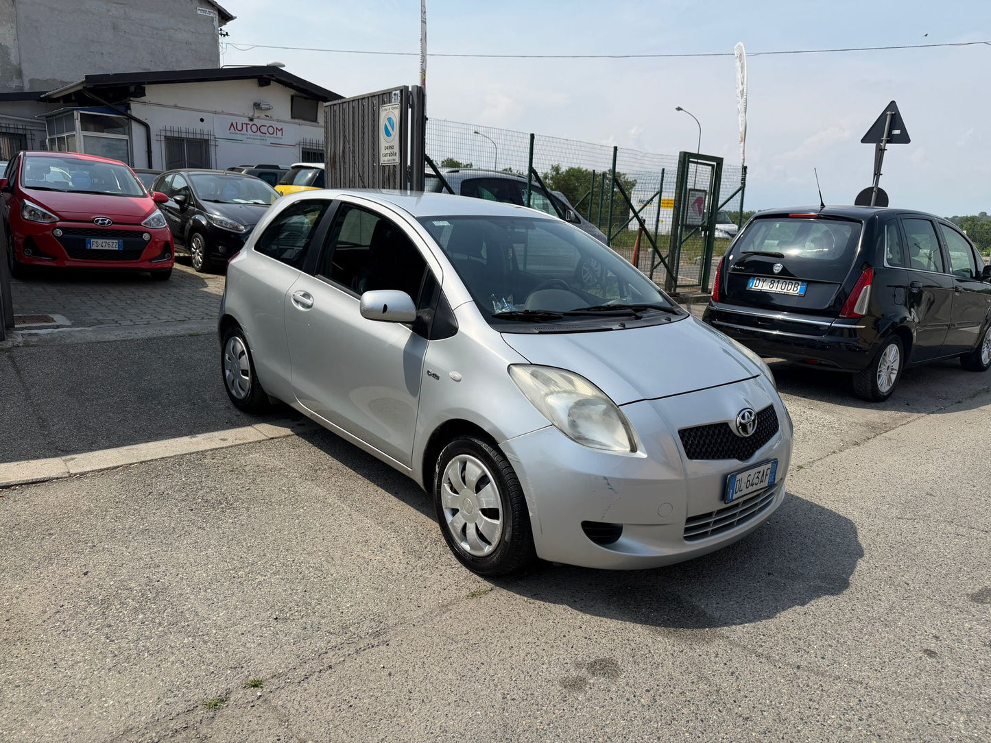 TOYOTA YARIS 1.4 D-4D 90 CV M-MT NAVI – CAMBIO AUTOMATICO