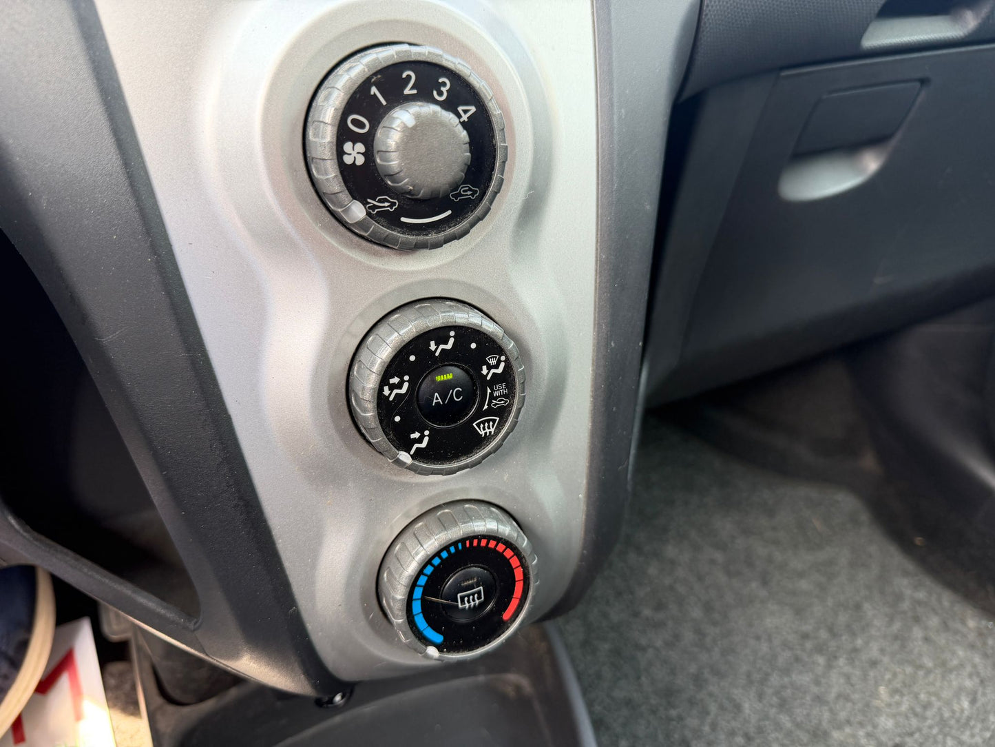 TOYOTA YARIS 1.4 D-4D 90 CV M-MT NAVI – CAMBIO AUTOMATICO