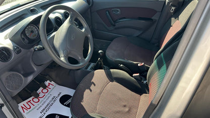 Hyundai Atos Prime 1.1 12V Active: posto guida e sedili anteriori