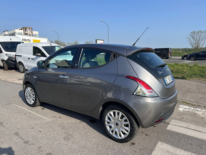 Lancia Ypsilon 1.2 69 CV Silver GPL