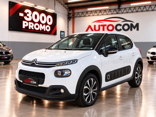 Citroën C3 PureTech 82 Shine 82 CV: vista esterna di tre quarti anteriore