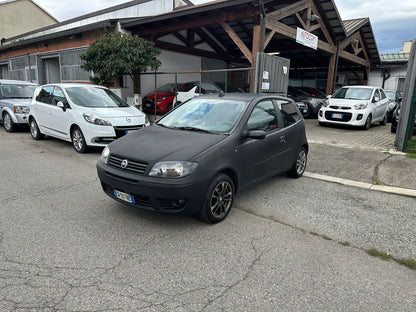 Fiat Punto 1.2 3P Dynamic GPL – Giugno 2005 – €2.700
