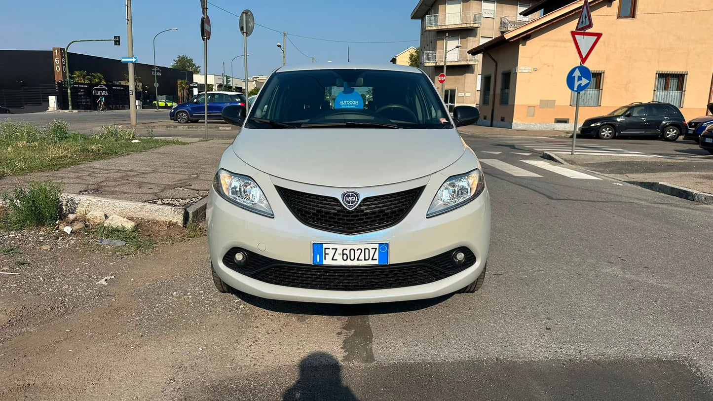 LANCIA YPSILON 1.2 69 CV GPL ECOCHIC GOLD – EURO 6