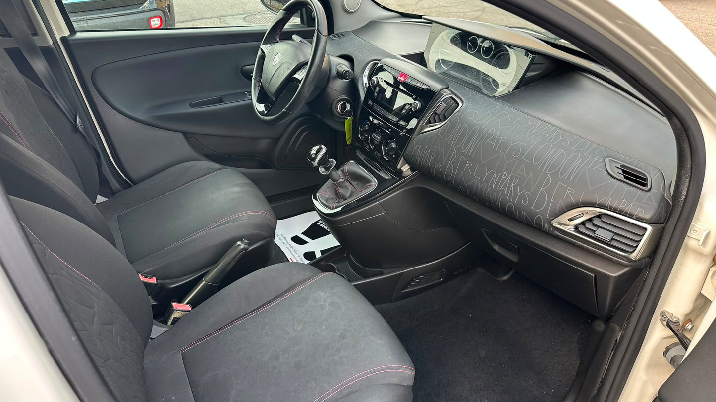 LANCIA YPSILON 1.2 69 CV 5 PORTE PLATINUM