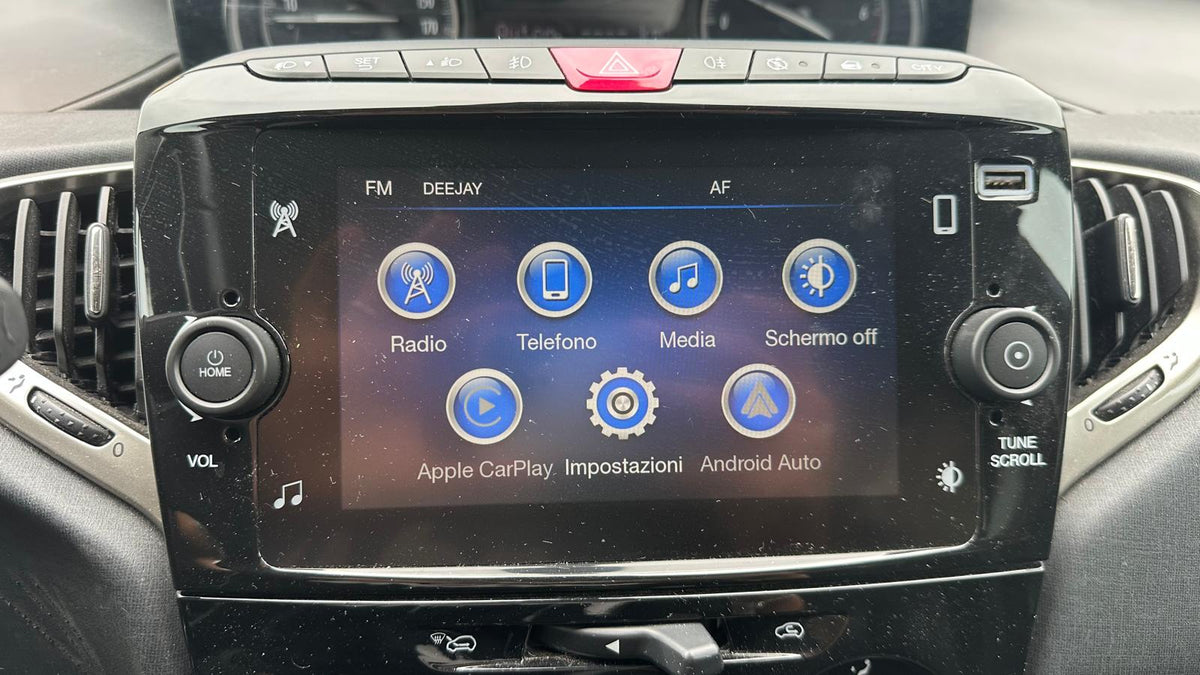 LANCIA YPSILON 1.0 FIREFLY HYBRID ECOCHIC GOLD 69 CV – EURO 6