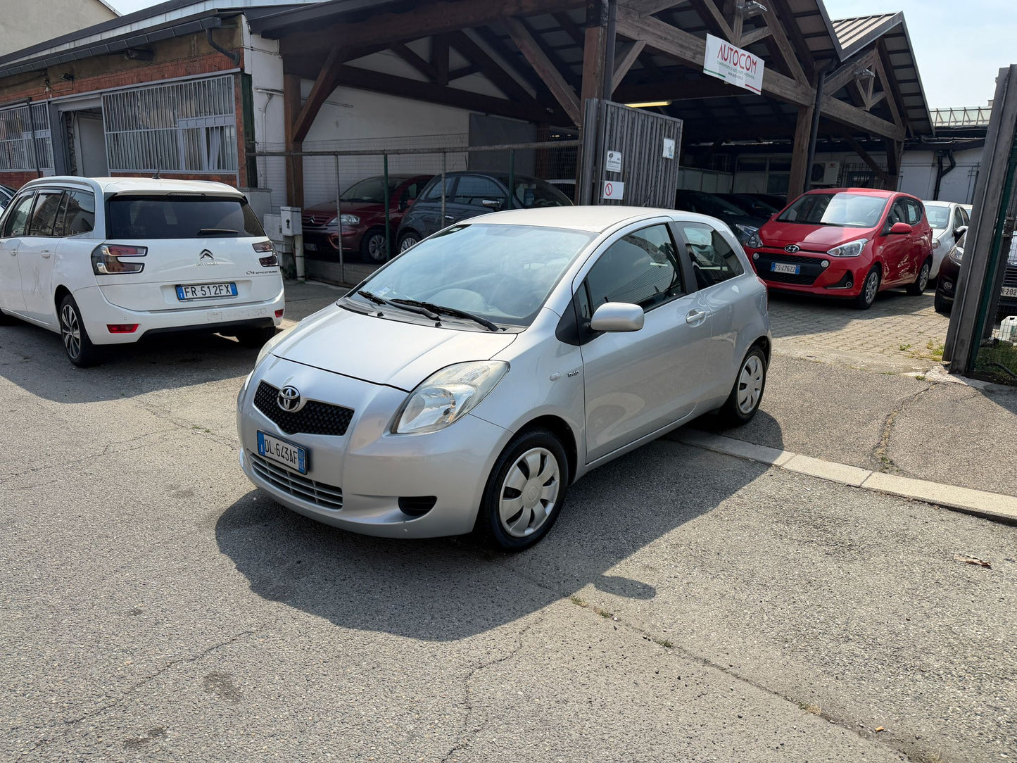 TOYOTA YARIS 1.4 D-4D 90 CV M-MT NAVI – CAMBIO AUTOMATICO