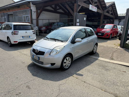 TOYOTA YARIS 1.4 D-4D 90 CV M-MT NAVI – CAMBIO AUTOMATICO