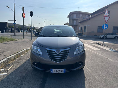 Lancia Ypsilon 1.2 69 CV Silver GPL