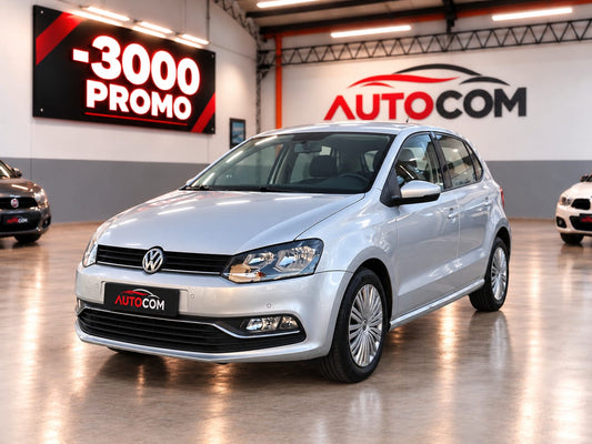 Volkswagen Polo 1.0 MPI 60 CV 5P Business: vista esterna di tre quarti anteriore