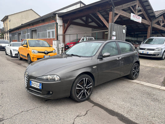 ALFA ROMEO 147 1.6 16V T.S. 5 porte Black Line