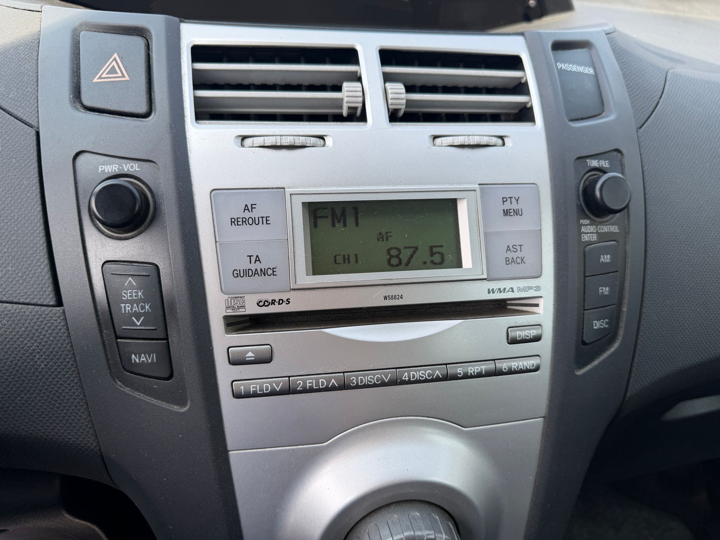 TOYOTA YARIS 1.4 D-4D 90 CV M-MT NAVI – CAMBIO AUTOMATICO