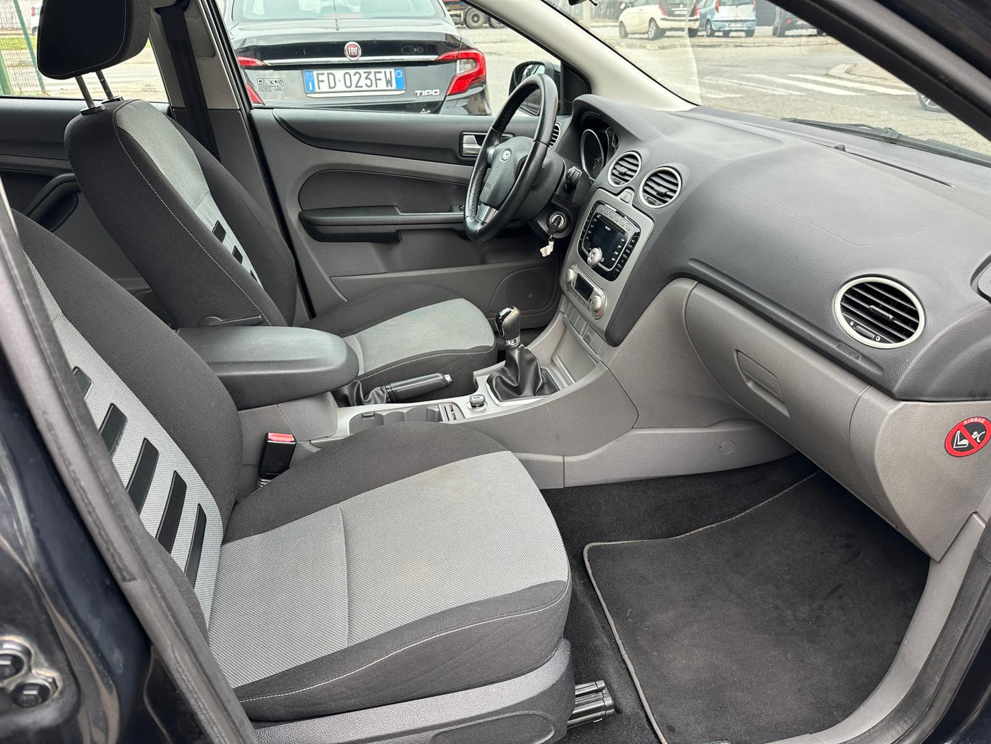 FORD FOCUS 1.6 TDCi 5P Titanium DPF – 2010 🚗
