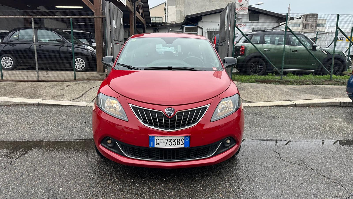 LANCIA YPSILON 1.0 FIREFLY HYBRID ECOCHIC GOLD 69 CV – EURO 6